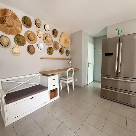 Сasa de vacaciones Mimoza - Maison Avec Piscine 3